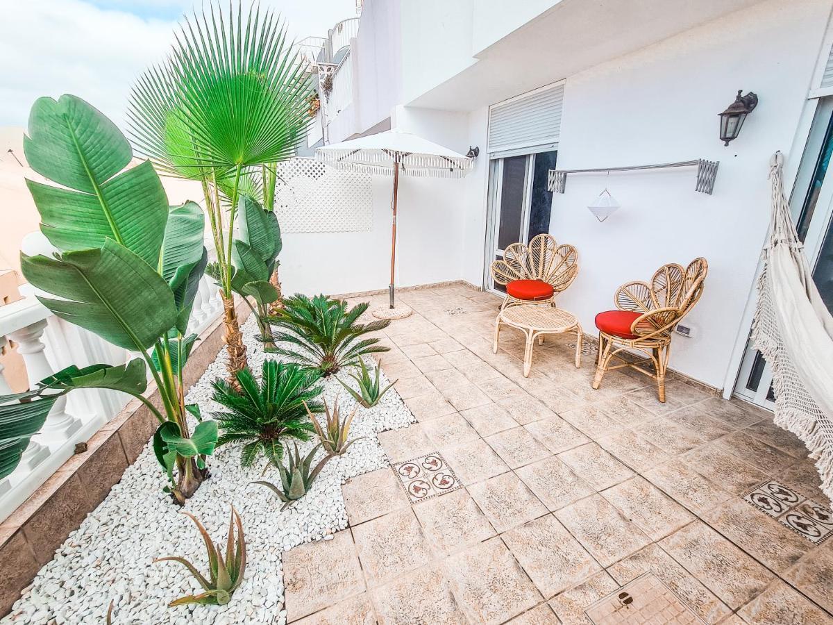 Oceanview Boutique House, 125 Sqm, Parking, Sunset Rooftop アデヘ エクステリア 写真