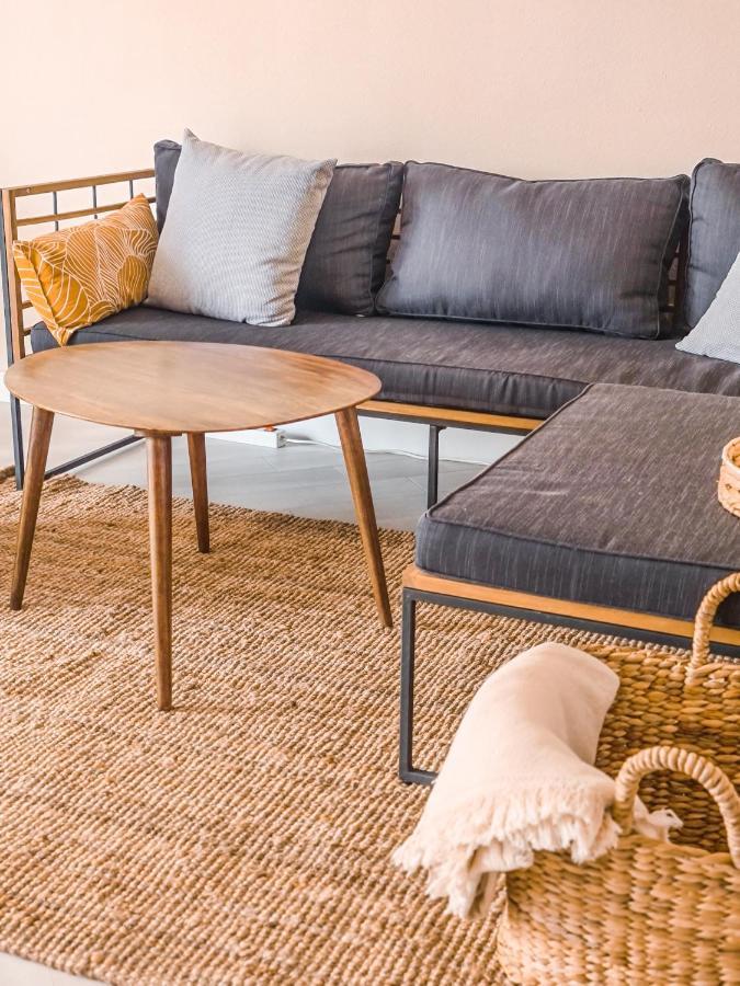 Oceanview Boutique House, 125 Sqm, Parking, Sunset Rooftop アデヘ エクステリア 写真
