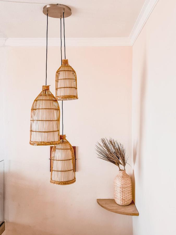 Oceanview Boutique House, 125 Sqm, Parking, Sunset Rooftop アデヘ エクステリア 写真
