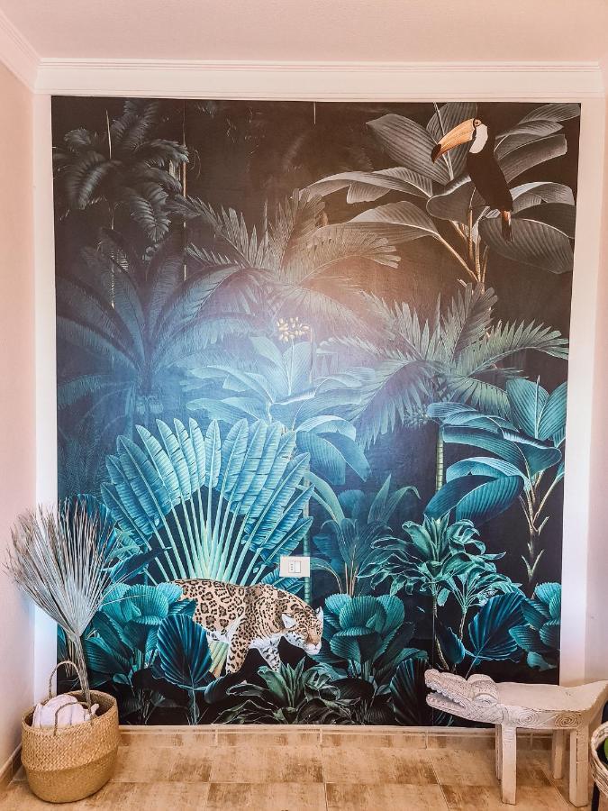 Oceanview Boutique House, 125 Sqm, Parking, Sunset Rooftop アデヘ エクステリア 写真