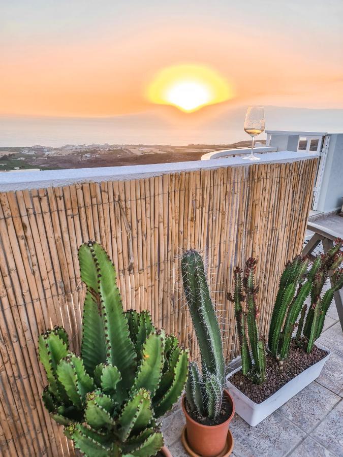 Oceanview Boutique House, 125 Sqm, Parking, Sunset Rooftop アデヘ エクステリア 写真